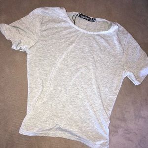 cropped grey shirt !